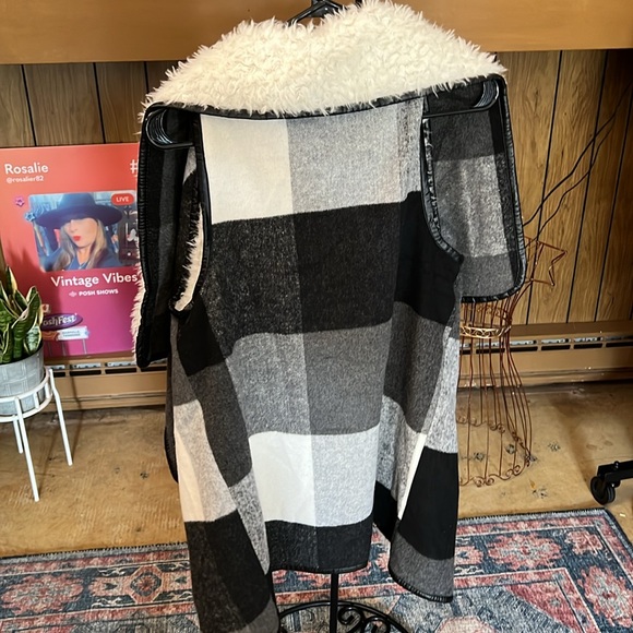 Buffalo Plaid Black/White Vest - Picture 3 of 3